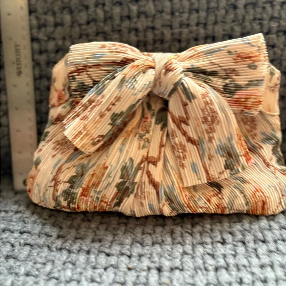 Loeffler Randall Rayne Bow Clutch - Picture 2 of 14
